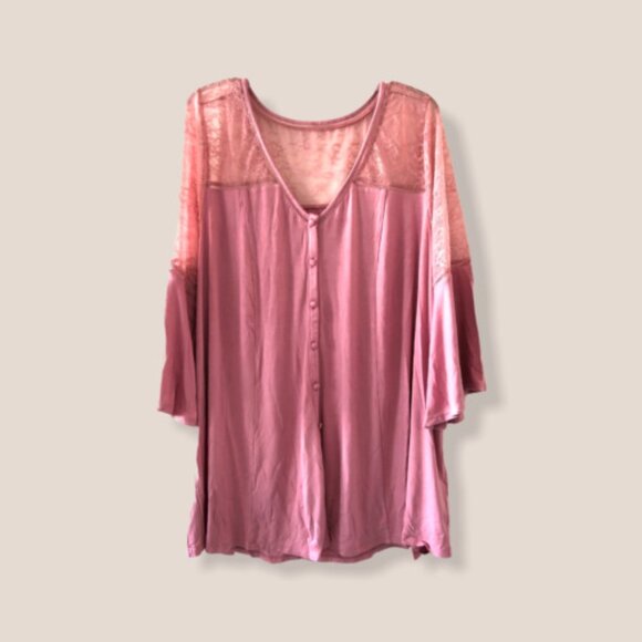 New Torrid Super Soft Pink Lace Bell Sleeve Top size 3 3X - Picture 3 of 4